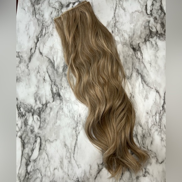 Human hair blend CHAMPAGNE BLONDE 20 In Clip in Hair Extensions - Picture 8 of 11